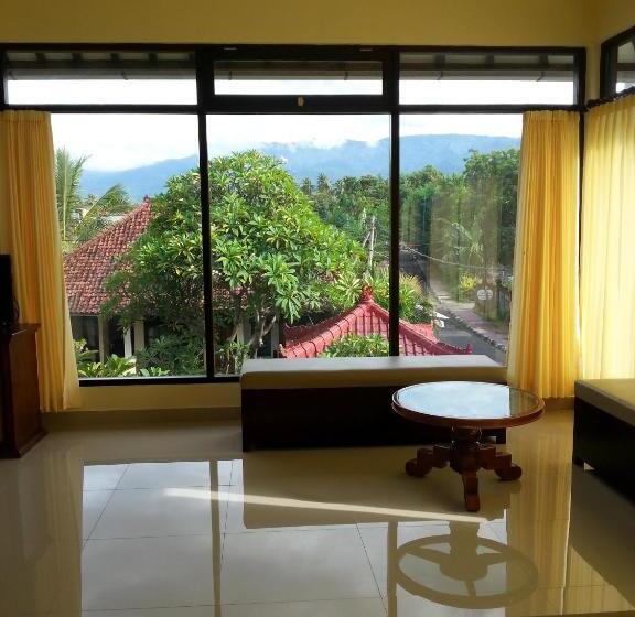 חדר משפחתי, Puri Mandhara Lovina