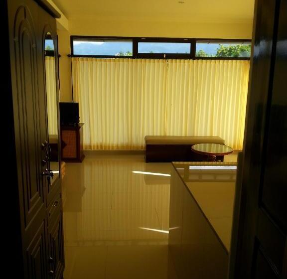 חדר משפחתי, Puri Mandhara Lovina