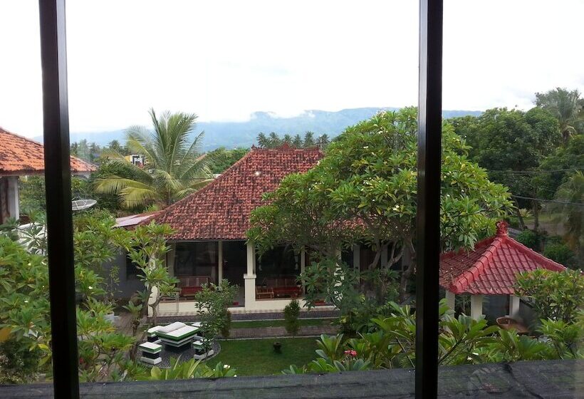 חדר משפחתי, Puri Mandhara Lovina