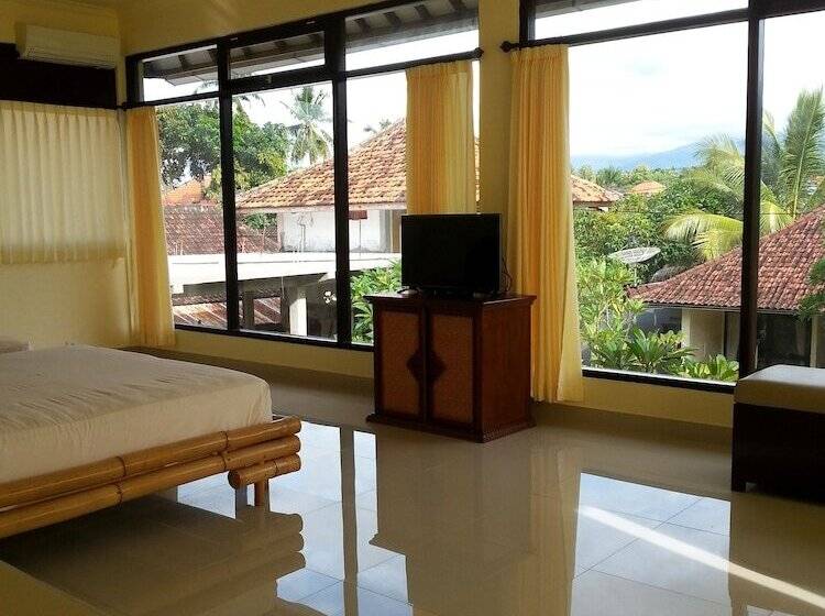 חדר משפחתי, Puri Mandhara Lovina