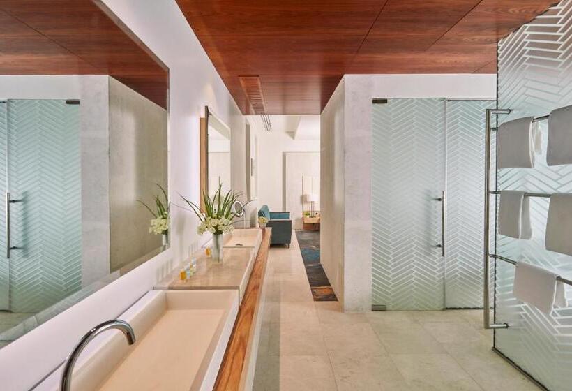 اتاق خانوادگی, Aerotel Muscat  Airport Transit