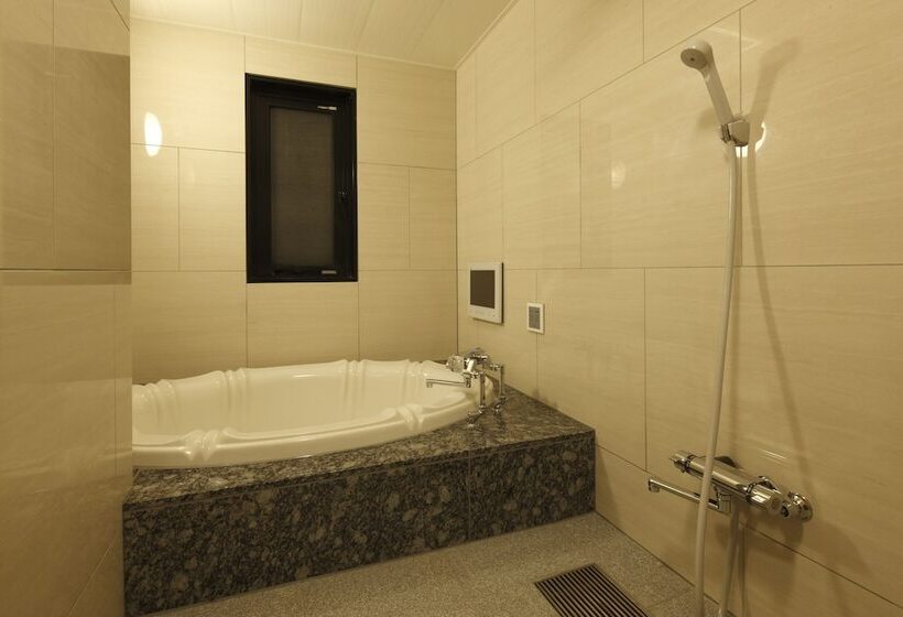 חדר סטנדרט, Waltz Chiryu