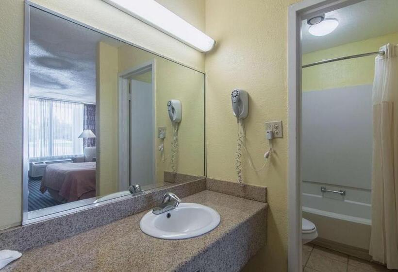 غرفة ديلوكس سرير كينج, Motel 6liberal, Ks