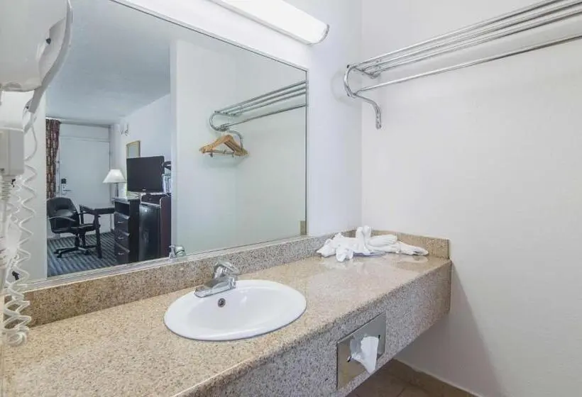 اتاق لوکس, Motel 6liberal, Ks