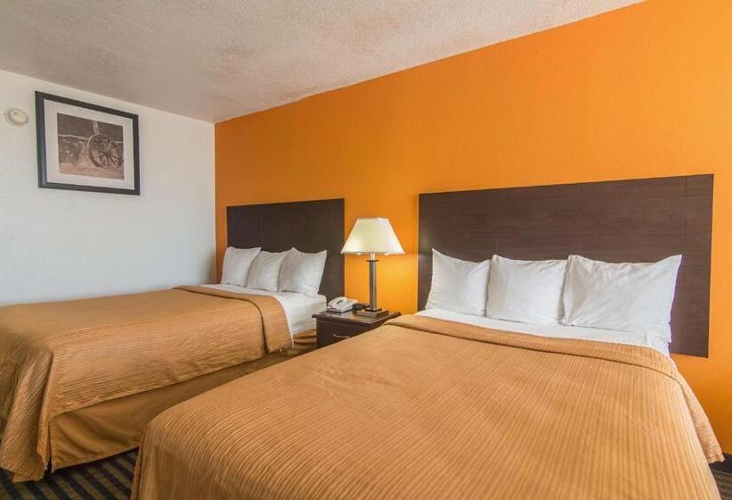 غرفة ديلوكس رباعية, Motel 6liberal, Ks