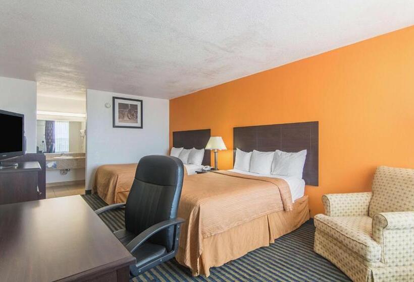 Четырехместный Номер Стандарт, Motel 6liberal, Ks