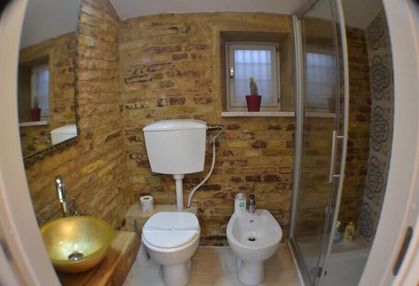 غرفة قياسية رباعية, B&b La Lanterna