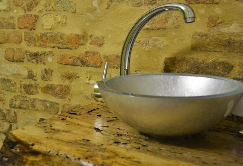 غرفة قياسية ثلاثية, B&b La Lanterna