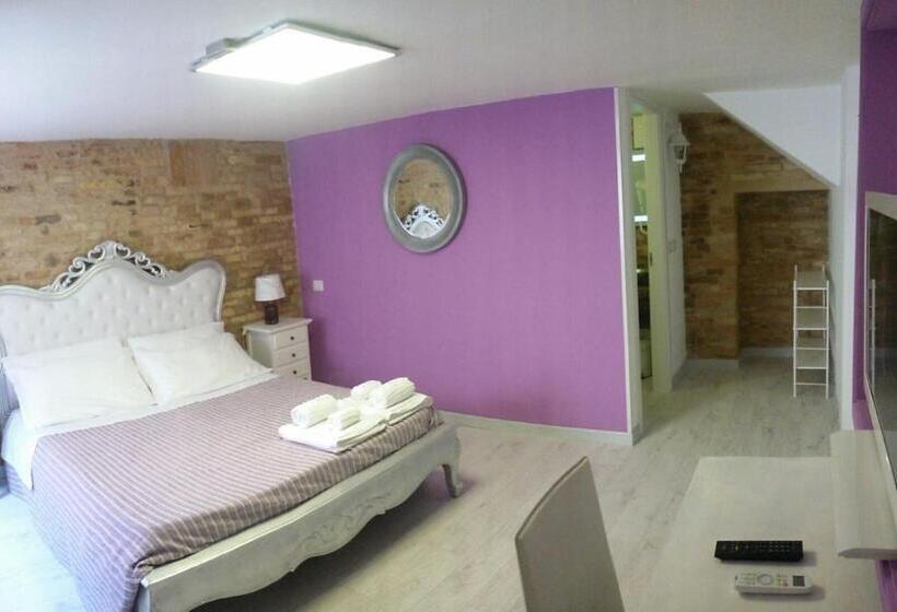 غرفة قياسية ثلاثية, B&b La Lanterna