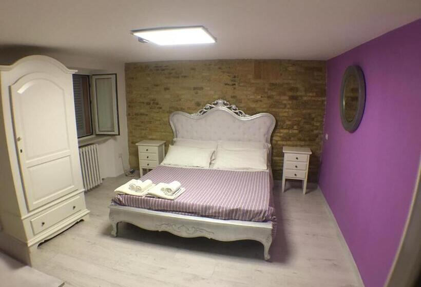 غرفة قياسية ثلاثية, B&b La Lanterna