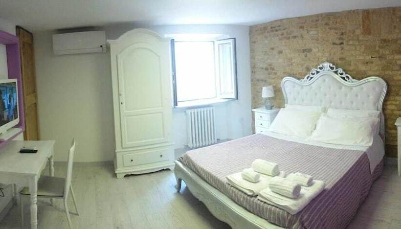 غرفة قياسية, B&b La Lanterna