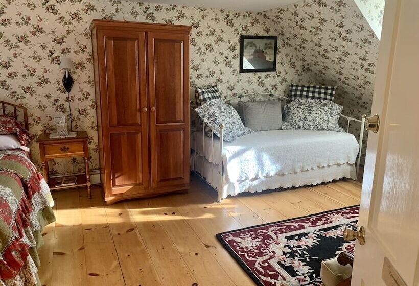 غرفة ديلوكس رباعية, Buttonwood Inn On Mount Surprise