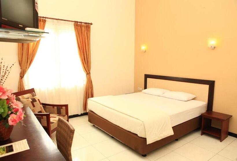 Delüks Oda, Arya Graha Semarang