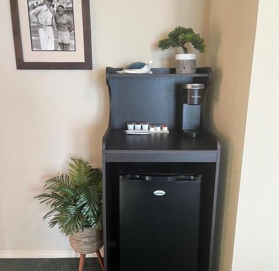 غرفة سوبيريور, Mac Rae