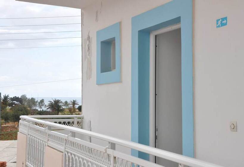 스탠다드 트리플 룸, Alexandra Rooms