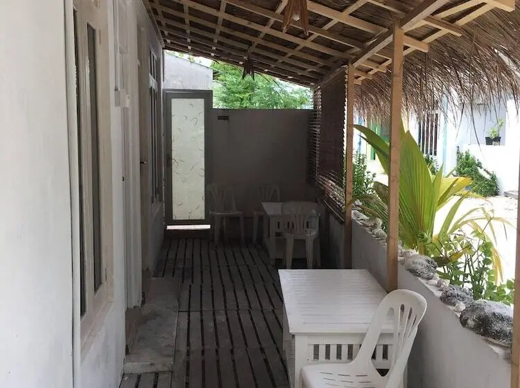 اتاق استاندارد, Beach Heaven Maldives Golden Turtle Guest House