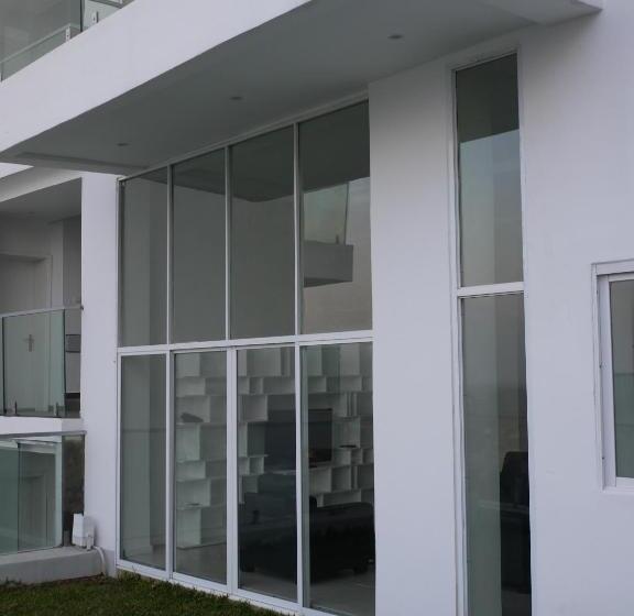 شقة غرفة نوم واحدة مزودة بشُرفة, The Seventeen Apartment