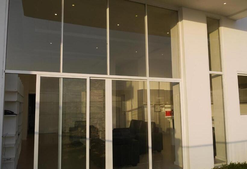 شقة غرفة نوم واحدة مزودة بشُرفة, The Seventeen Apartment