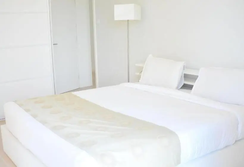 آپارتمان 2 خوابه, The Seventeen Apartment