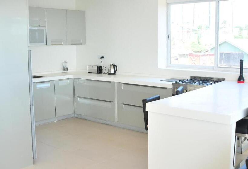 شقة 3 غرف, The Seventeen Apartment