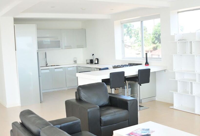 شقة غرفتين, The Seventeen Apartment