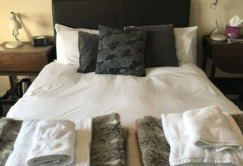 חדר בסיסי מיטה זוגית, Minnies Rooms