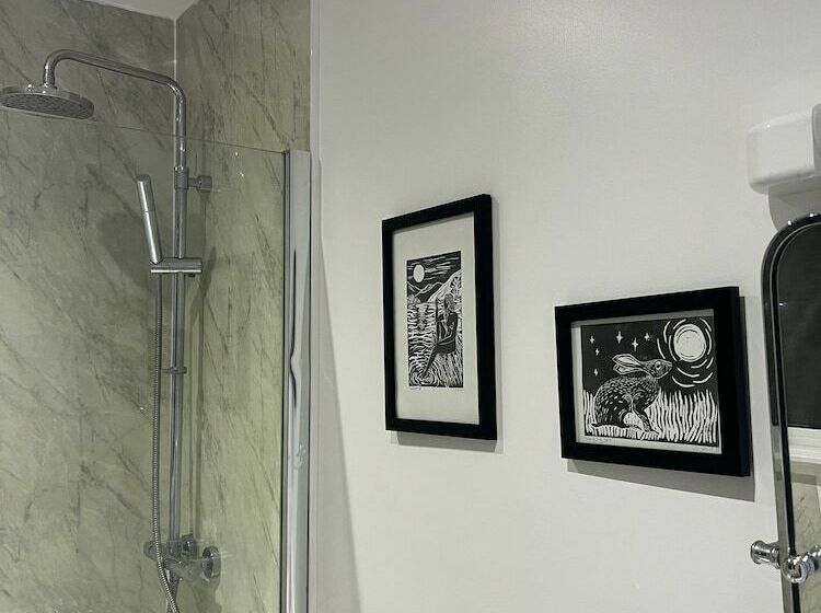 חדר בסיסי מיטה זוגית, Minnies Rooms