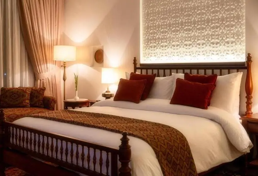 اتاق لوکس با تخت بزرگ, Hunza Serena