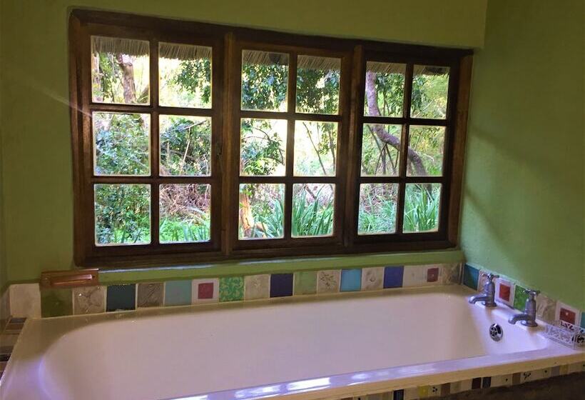 چادر با خدمات رفاهی لوکس, Phophonyane Falls Ecolodge