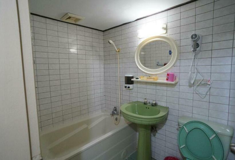 اتاق استاندارد چهار تخته, Yi Yuan