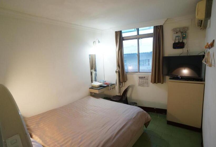 اتاق لوکس, Yi Yuan