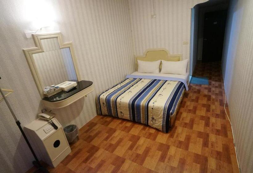 اتاق لوکس, Yi Yuan