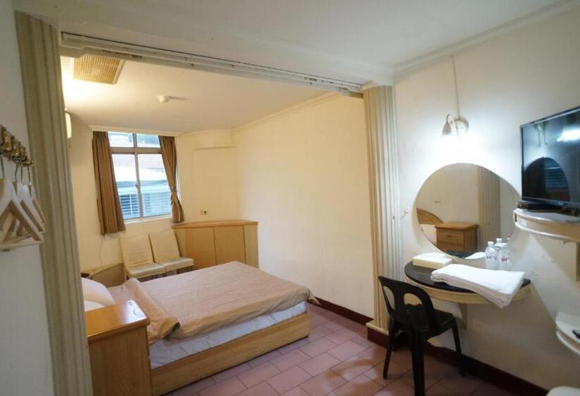 اتاق لوکس, Yi Yuan