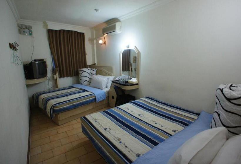 اتاق استاندارد چهار تخته, Yi Yuan