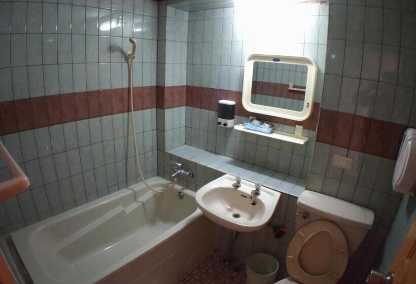 اتاق استاندارد چهار تخته, Yi Yuan