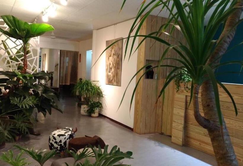 اتاق لوکس, Yi Yuan