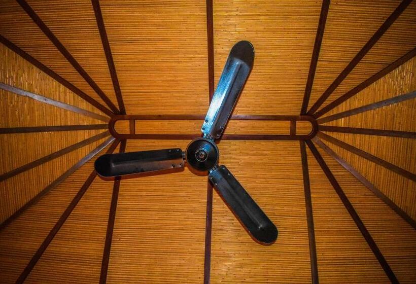 Бунгало Стандарт, Le Grand Pakbeng