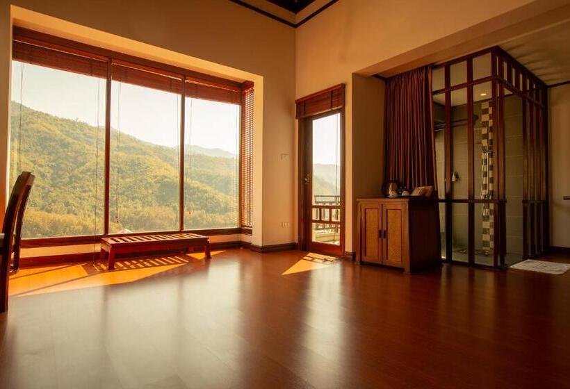 Семейный Номер, Le Grand Pakbeng