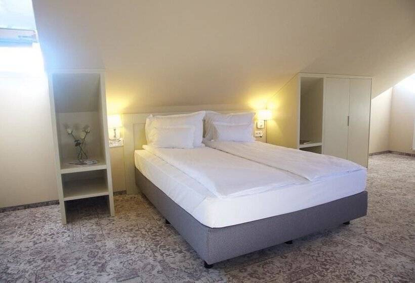 Люкс, Pensiunea Sarea N Bucate