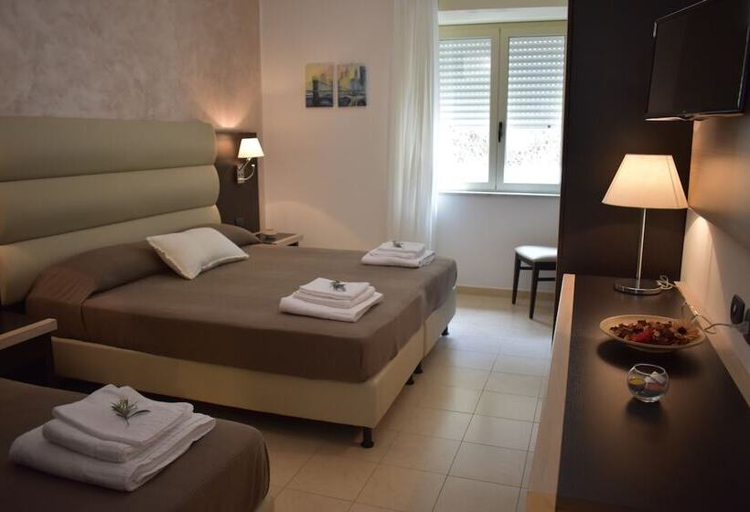 חדר סטנדרט לשלושה, Miramare Scilla Gyh Luxury