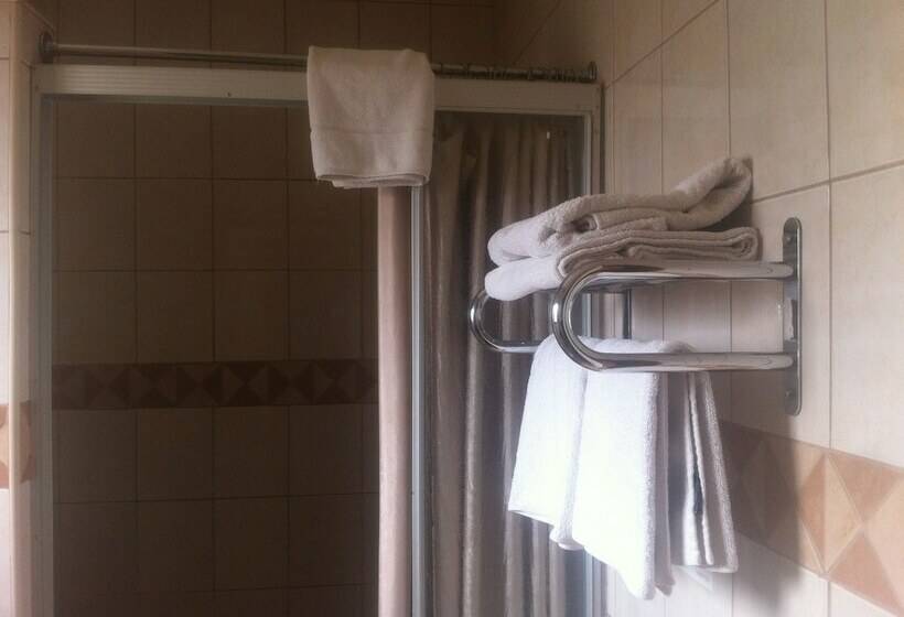 اتاق استاندارد, Palapye Guest House