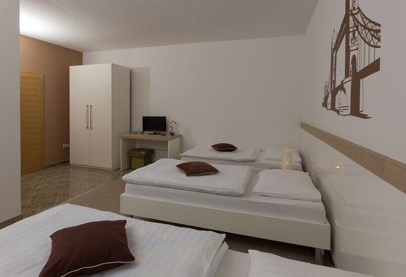 اتاق استاندارد سه نفره, Rooms Pleška Zagreb Airport