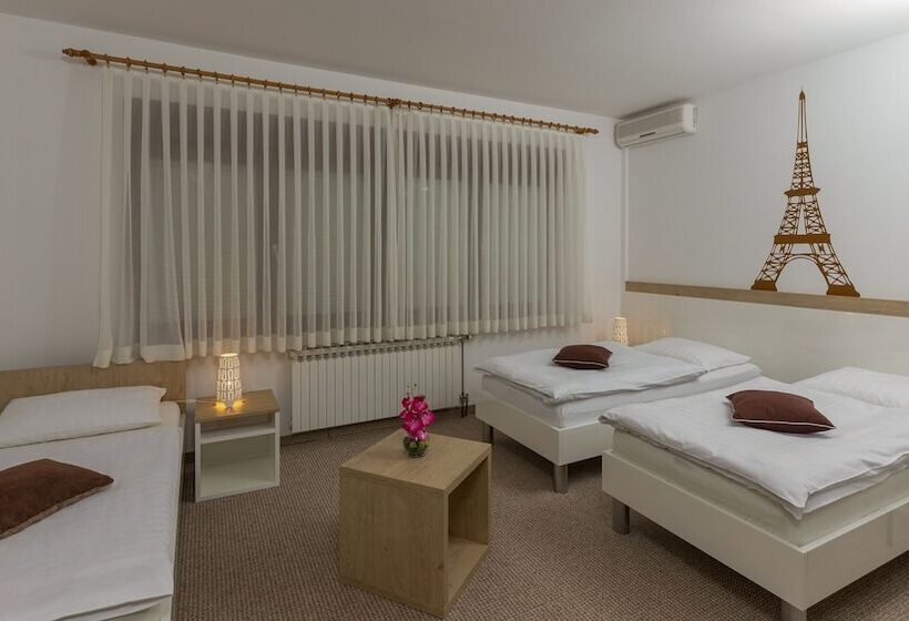 标准三人间, Rooms Pleška Zagreb Airport