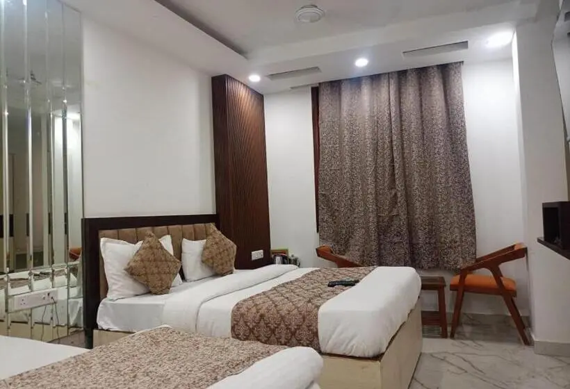 スイート（家族用）, C G Newly Built 2 Mins From Connaught Place And Railway Station & 5 Mins From Vfs Shivaji Stadium Me