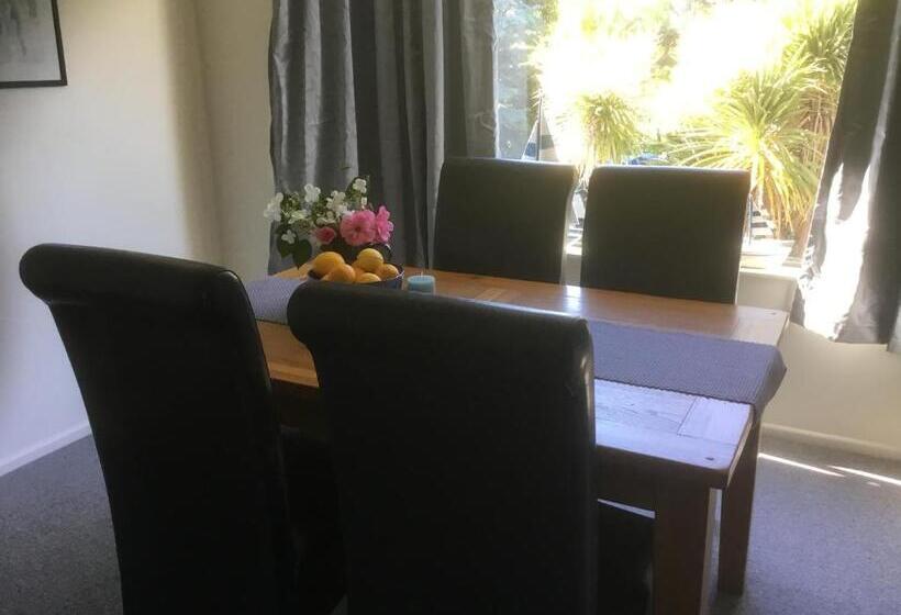 آپارتمان 1 خوابه با بالکن, Antares Homestay