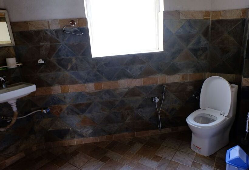 سوییت با چشمانداز کوه, At The End Of The Universe