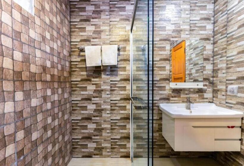 اتاق لوکس با بالکن, Ostrov Beach