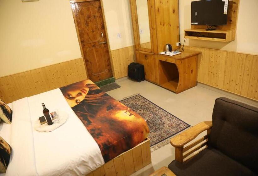 스탠다드 룸 킹사이즈 침대, Purnima Guest House, Old Kasol