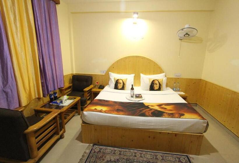 اتاق اکونومی, Purnima Guest House, Old Kasol