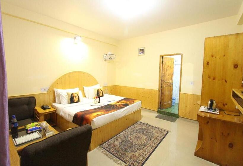 اتاق اکونومی, Purnima Guest House, Old Kasol